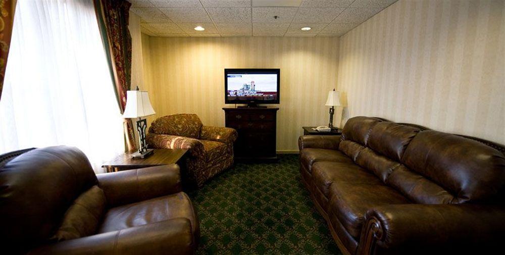 Greystone Inn & Suites Vance Buitenkant foto
