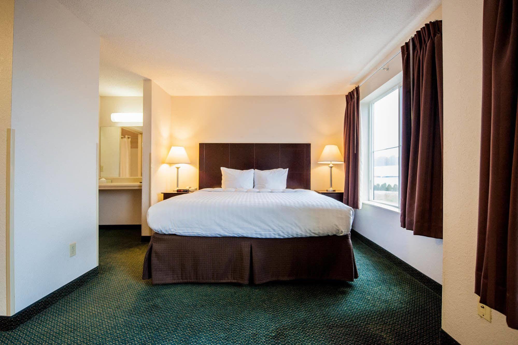 Greystone Inn & Suites Vance Buitenkant foto