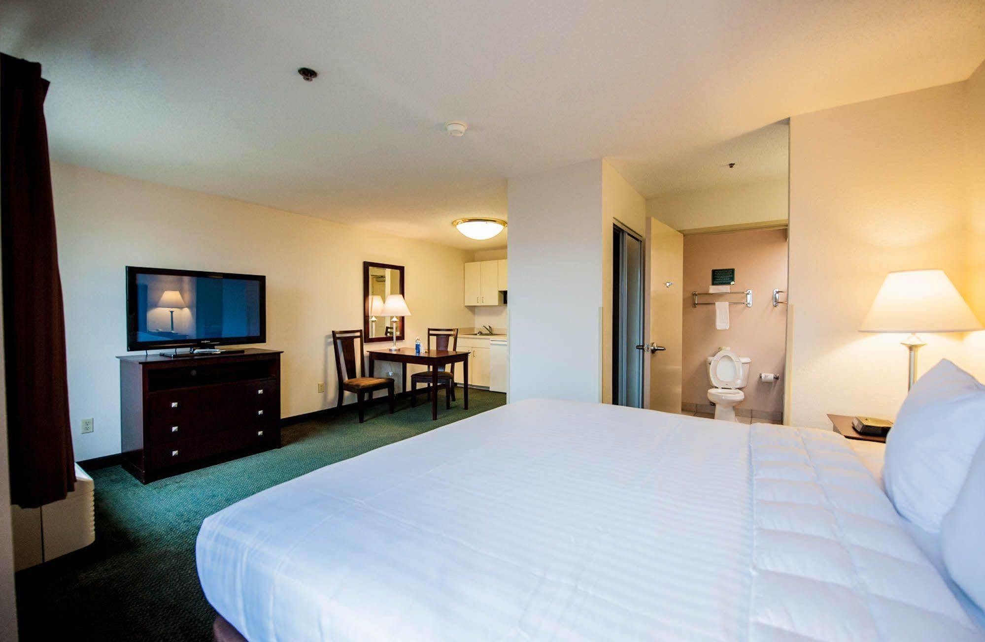 Greystone Inn & Suites Vance Buitenkant foto